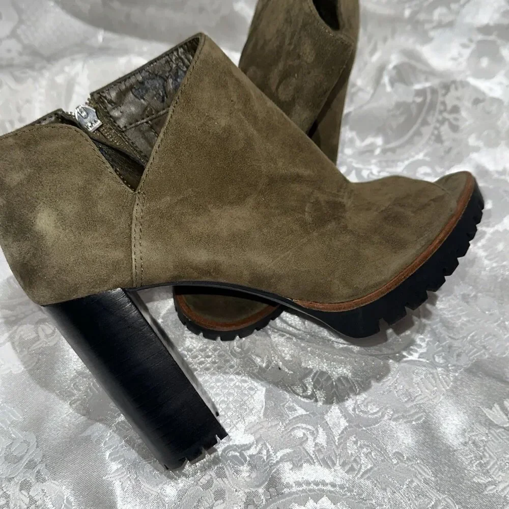 Vince Camuto Boots Womens 7  M Bootie Olive Green Peep Toe  Heels